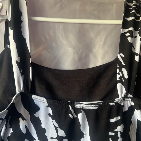 IZ Byer top. Large. I wore this with a cardigan (not included). - Picture 6 of 7